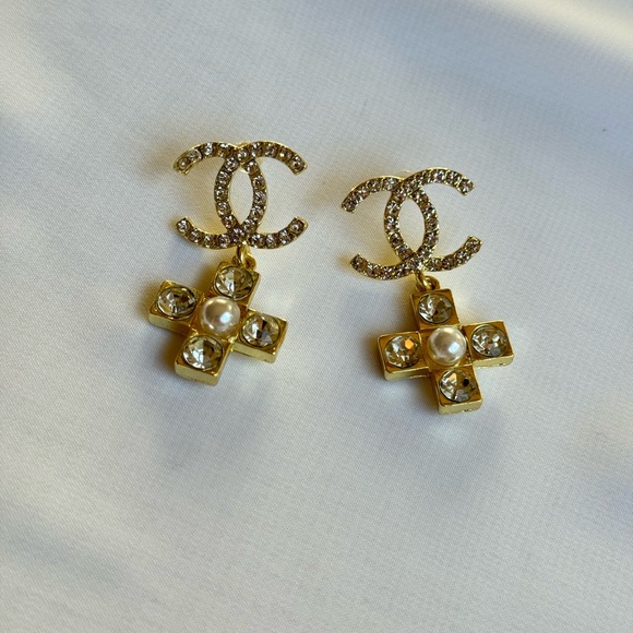 Chic Gold and Silver Crystal Earrings - Picture 6 of 11